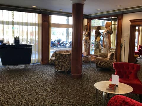 The New Midi — recepcion & lobby