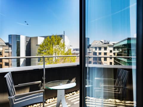 Plaza Hotel & Living Frankfurt — balance & terrace