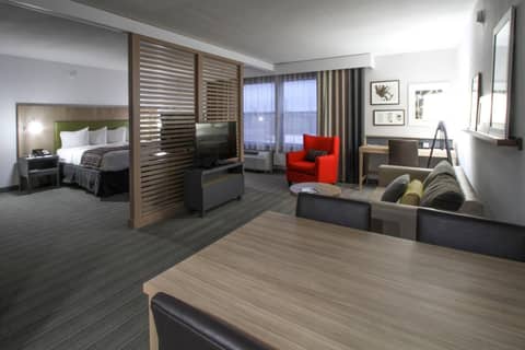 GreenTree Inn & Suites Phoenix Sky Harbor — photo 8