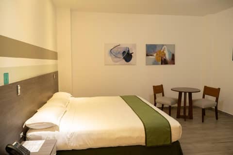 Hotel Cultura Plaza — hotel room