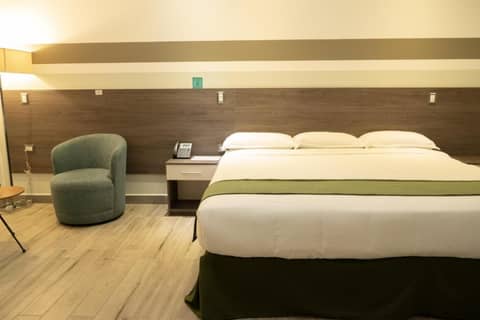 Hotel Cultura Plaza — hotel room