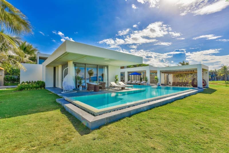 Ocean Luxury Villas Danang — building