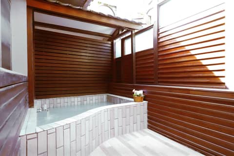 Phoenix Pavilion Hot Spring Hotel — photo 2