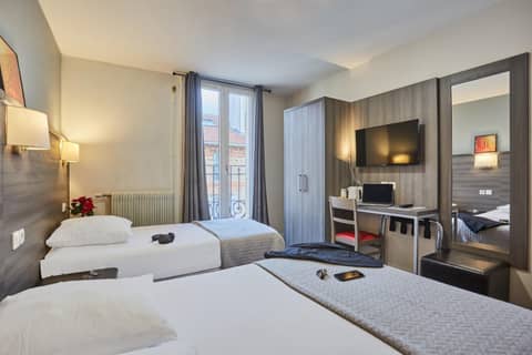 Huni Hôtel — hotel room