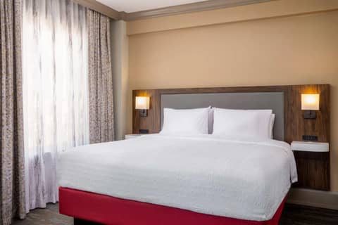 Hampton Inn & Suites New Orleans Canal St. French Quarter — photo 2
