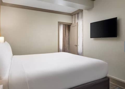 Hampton Inn & Suites New Orleans Canal St. French Quarter — photo 9