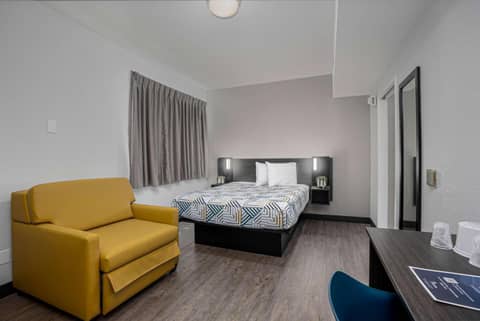 Motel 6-San Diego, CA - Downtown — hotel room