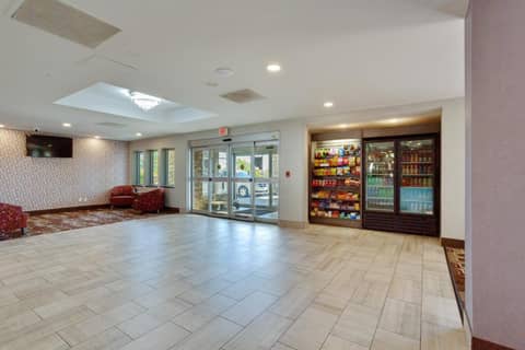 Orangewood Inn & Suites Kansas City Airport — photo 3