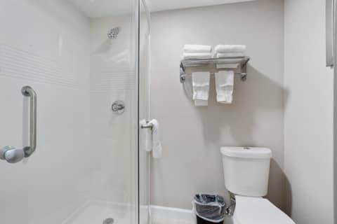 Orangewood Inn & Suites Kansas City Airport — photo 4