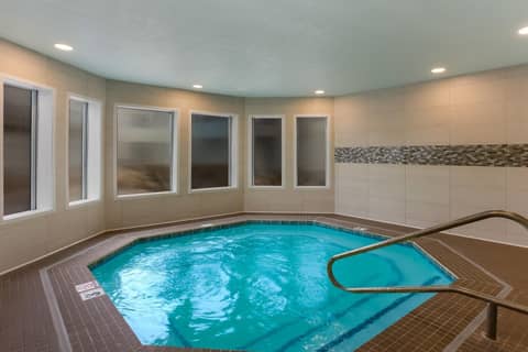 Orangewood Inn & Suites Kansas City Airport — photo 5