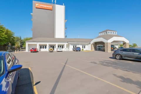 Orangewood Inn & Suites Kansas City Airport — photo 7