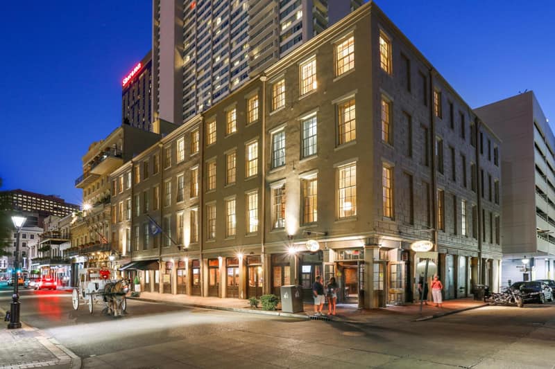 La Galerie French Quarter Hotel — building