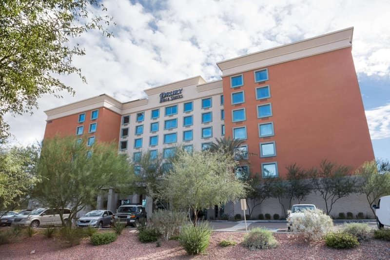 Drury Inn & Suites Phoenix Happy Valley — building