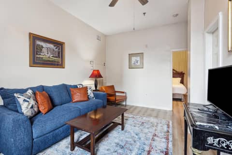 Maison Pierre Lafitte — hotel room