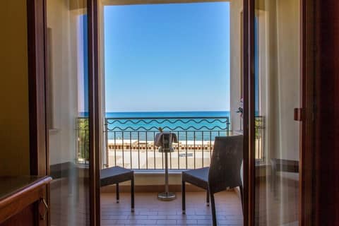 Hotel Riva Del Sole — balance & terrace