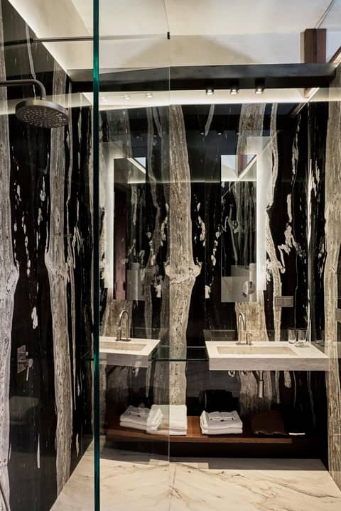 Hotel Stary — bathroom
