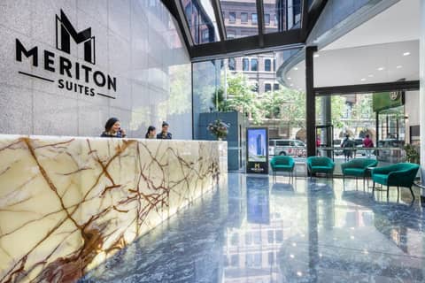 Meriton Suites Kent Street Sydney — recepcion & lobby