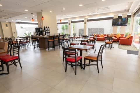 Holiday Inn Express Guadalajara Aeropuerto by IHG — photo 5