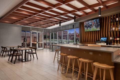 SpringHill Suites by Marriott Milwaukee West/Wauwatosa — photo 2