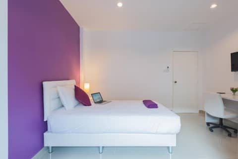 Z by Zing — hotel room