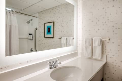 Crowne Plaza Indianapolis-Airport by IHG — photo 9