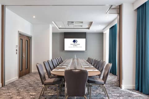 DoubleTree by Hilton London Angel Kings Cross — meeting room