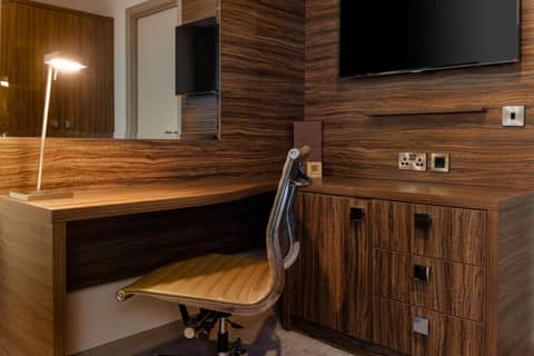DoubleTree by Hilton London Angel Kings Cross — hotel reception