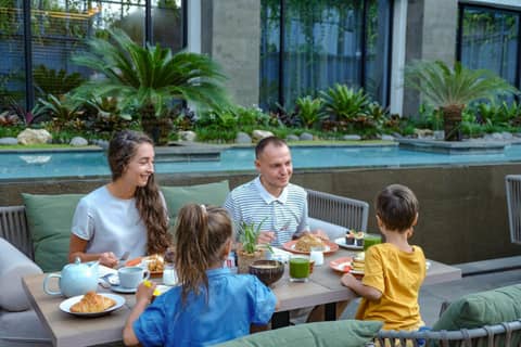 Holiday Inn Bali Sanur by IHG — dining