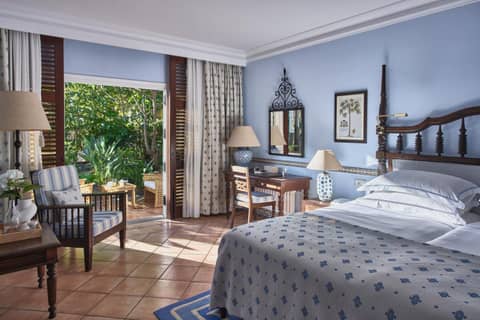 Seaside Grand Hotel Residencia - Gran Lujo — hotel room