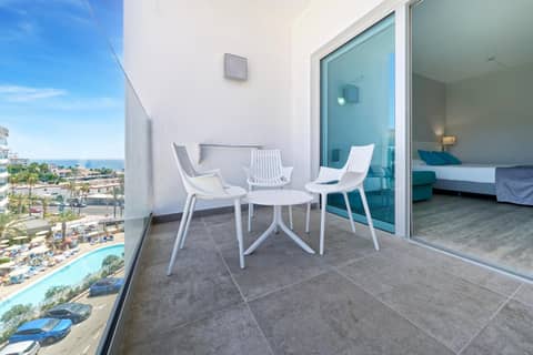 Hotel Caserio — balcony & terrace