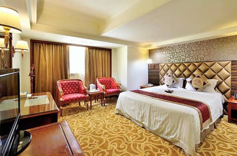 Chyuan Du Spring Resort — hotel room