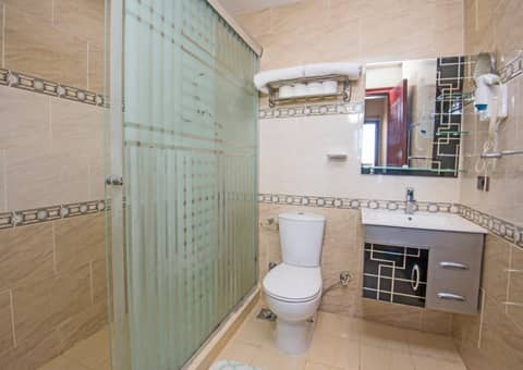 Premium sea view 2 bedrooms 2 bathrooms apartment located within Gravity Hotel & Aquapark Hurghada — photo 9