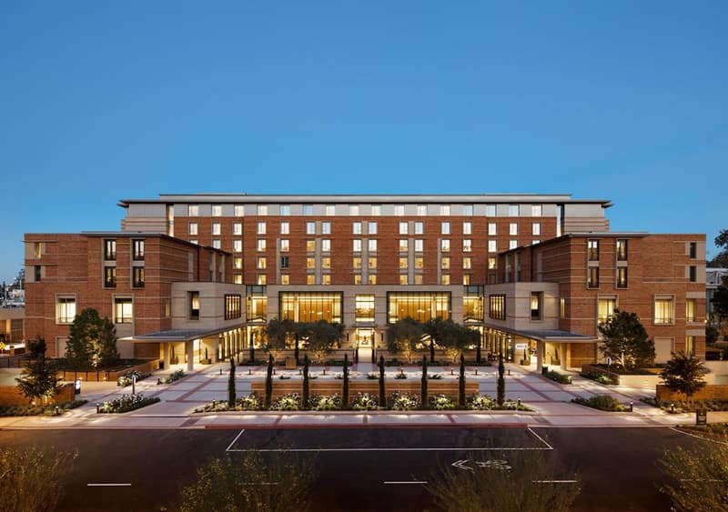 Luskin Hotel — building