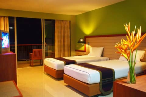 Long Beach Cha-Am Hotel — hotel room