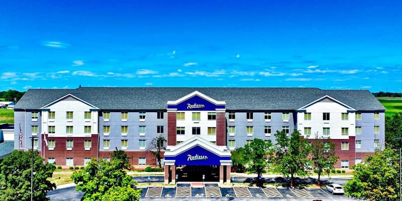 Radisson Hotel Fairview Heights - St Louis — building