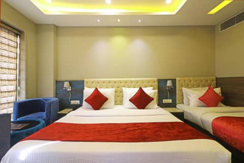 The IVY Grand Hotel - Luxury living in City Centre Near Connaught Place — hotel room