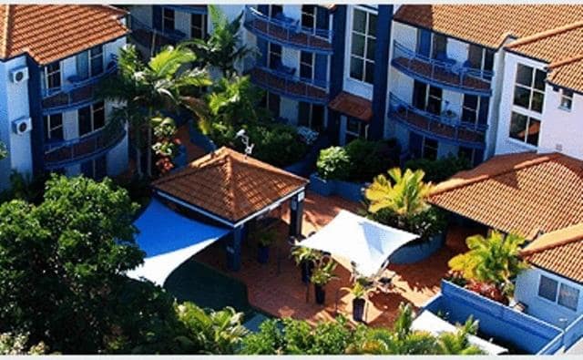Santana Resort Surfers Paradise — building