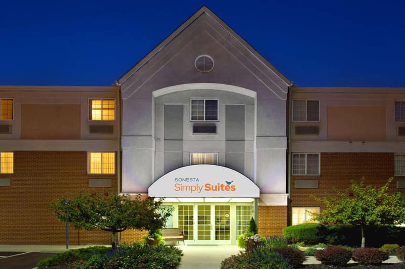 Sonesta Simply Suites Columbus Airport Gahanna — building