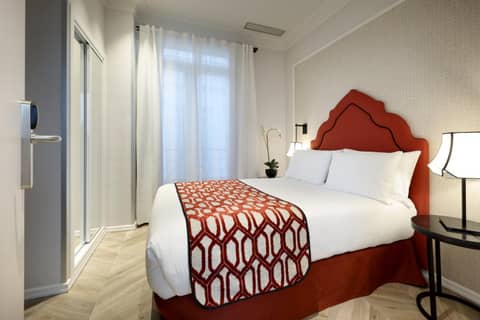 Eurostars Regina — bedroom