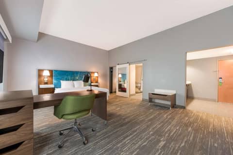 Hampton Inn & Suites Charlotte-Airport — photo 2