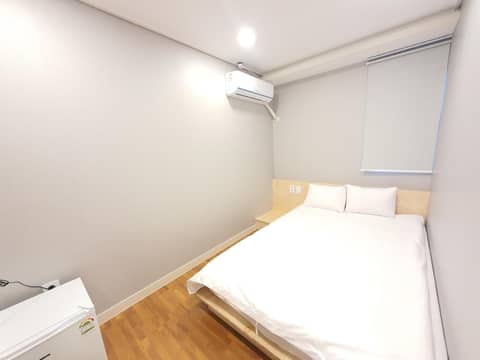 Dawoo House 2 in Hongdae — hotel room