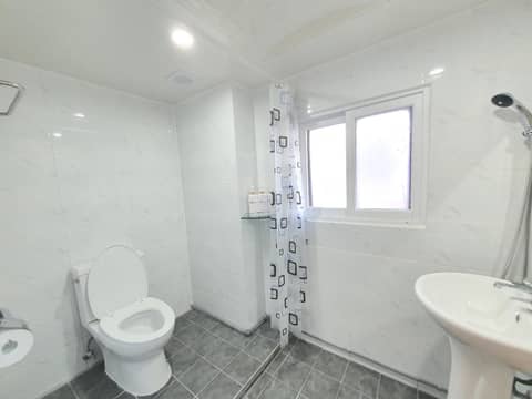 Dawoo House 2 in Hongdae — bathroom