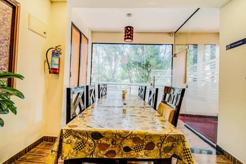 FabHotel Corporate Crown - Nr Jyoti Nivas University — dining