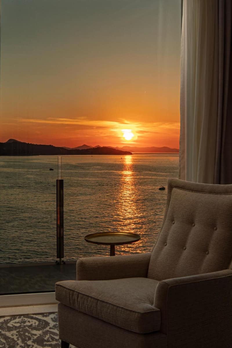 Royal Blue Hotel — balance & terrace