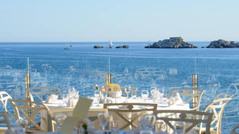 Royal Blue Hotel — dining