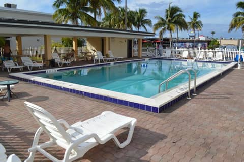 Americas Best Value Inn Fort Myers — photo 7