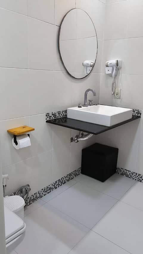Beach Guest House - GMT — bathroom