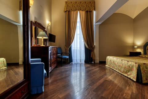 Decumani Hotel De Charme — hotel room