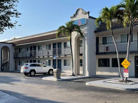 Motel 6 Riviera Beach FL — photo 9