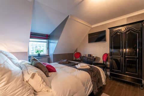 La Belle 10 — hotel room